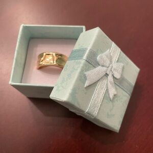 Elegant Gold-Plated Ring Adjustable size 5 to 7